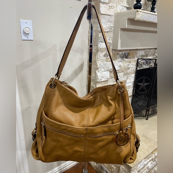 Michael Kors Tan Pebbled Leather Two Zipper Double Pockets Shoulder Handbag - Picture 2 of 11